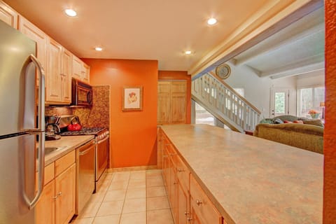 Condo, 2 Bedrooms | Private kitchen | Fridge, oven, coffee/tea maker, toaster