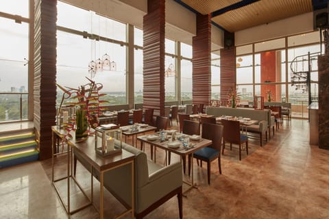 Daily buffet breakfast (INR 444 per person)