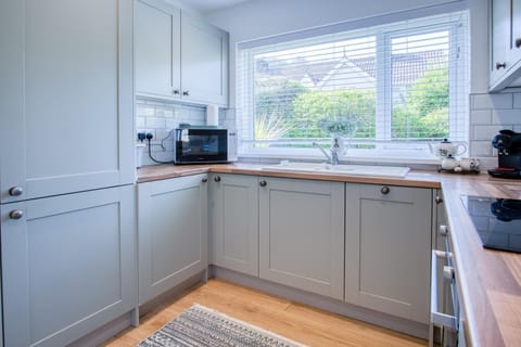 The Willows - 2 Bedroom Cottage - Oxwich (6985)