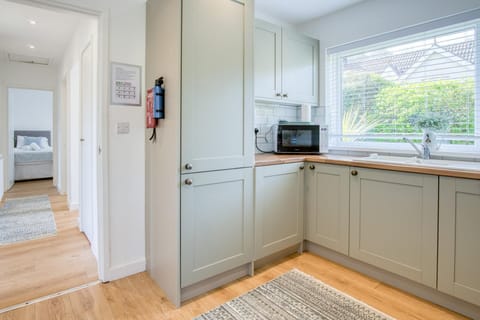 The Willows - 2 Bedroom Cottage - Oxwich (6984)