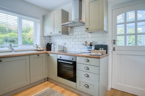 The Willows - 2 Bedroom Cottage - Oxwich (6983)