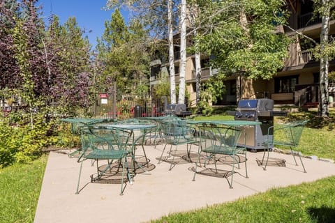 Condo, 2 Bedrooms | Outdoor dining