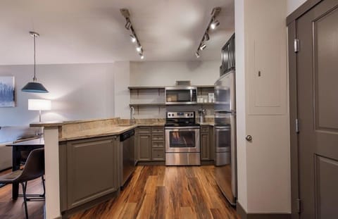 Condo, 1 Bedroom | Private kitchen | Fridge, oven, coffee/tea maker, toaster