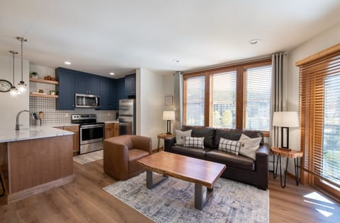 Condo, 1 Bedroom | Living area