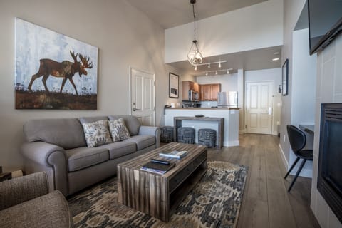 Condo, 1 Bedroom | Living area