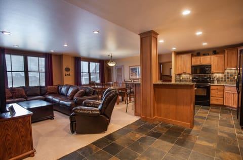 Condo, 2 Bedrooms | Living area