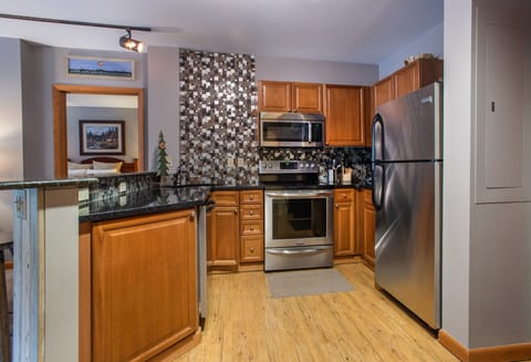 Condo, 2 Bedrooms | Private kitchen | Fridge, oven, coffee/tea maker, toaster
