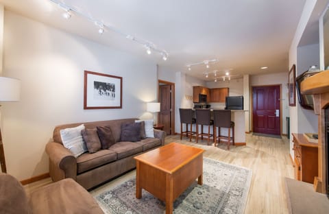 Condo, 2 Bedrooms | Living area