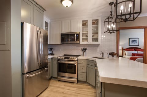 Condo, 2 Bedrooms | Private kitchen | Fridge, oven, coffee/tea maker, toaster