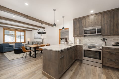 Condo, 2 Bedrooms | Private kitchen | Fridge, oven, coffee/tea maker, toaster