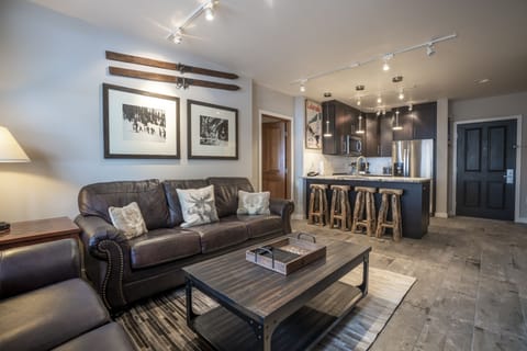 Condo, 2 Bedrooms | Living area