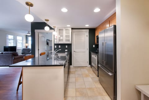 Condo, 2 Bedrooms | Interior