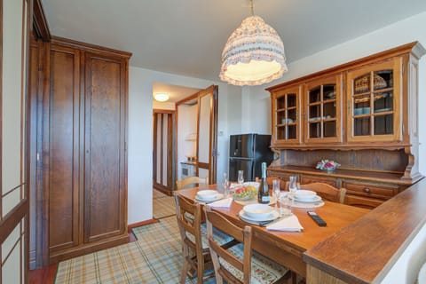 Family Apartment, 2 Bedrooms (Appartamento Principino 24 Ski in Ski) | Dining