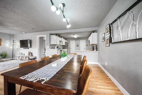 With seating for 8, you'll always have enough space for the whole gang.