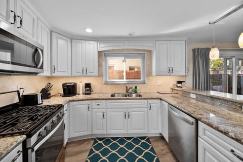 Fully equipped kitchen