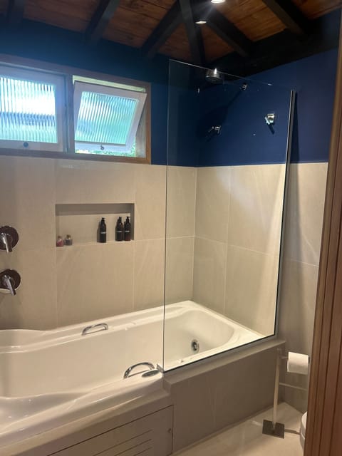 Standard Chalet, Courtyard View | Jetted tub