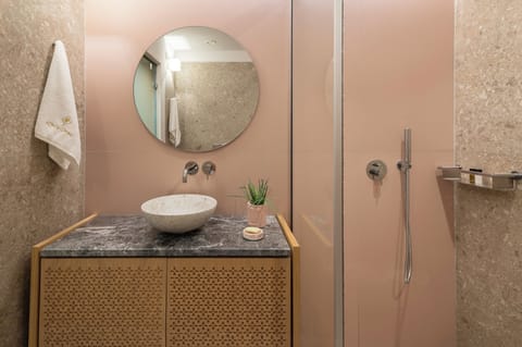 Junior Room | Bathroom | Hair dryer, bathrobes, slippers, towels