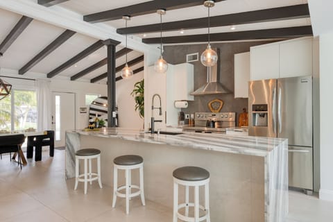 Plenty of room to create! This spacious counter makes meal prep a breeze for any gathering.