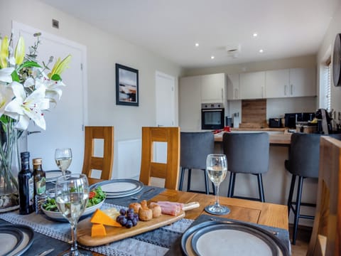 Kitchen/diner | Sea Glass, Amble, near Warkworth