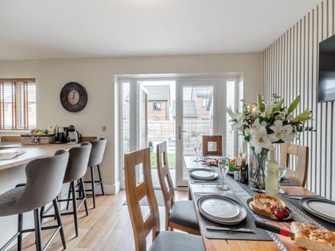 Kitchen/diner | Sea Glass, Amble, near Warkworth