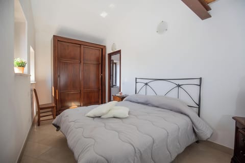 2 bedrooms, iron/ironing board