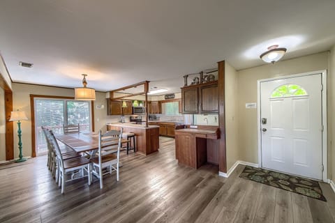Kitchen and Dining Room!