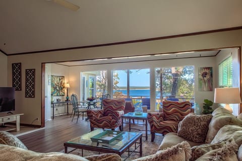 Welcome to beautiful Texas Rose on Canyon Lake!