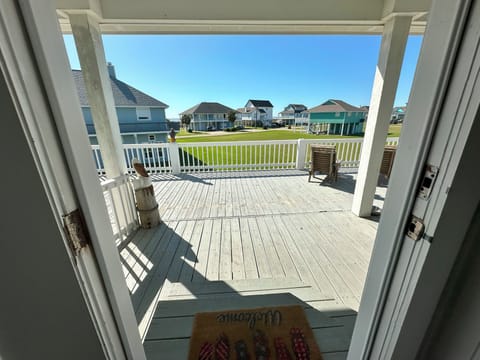 Ohana Hideaway sits on a third of an acre, so privacy and serenity abound.