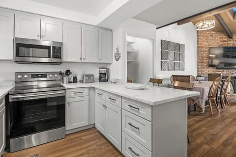 Fully Modernized Kitchen