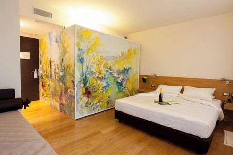 Superior Triple Room | In-room safe, free WiFi, bed sheets