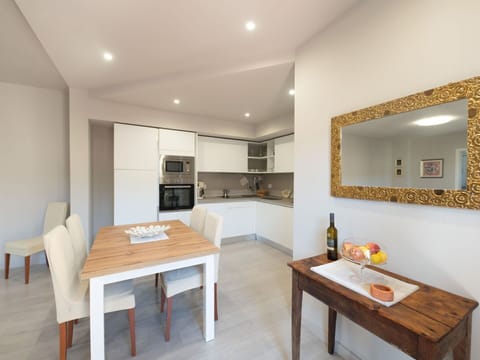 Watercraft, Boat, Apartment, Marina, Outdoor Furniture, Shade, Boats And Boating--Equipment And Supplies, Balcony, Resort, Dock