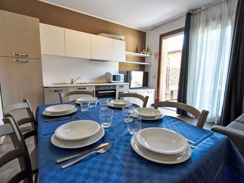 Watercraft, Boat, Apartment, Marina, Outdoor Furniture, Shade, Boats And Boating--Equipment And Supplies, Balcony, Resort, Dock