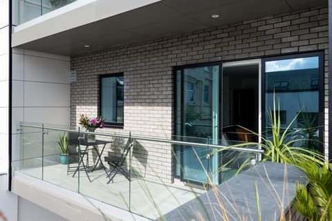 1 Cliff Edge, Newquay: Unwind on your sun-soaked terrace