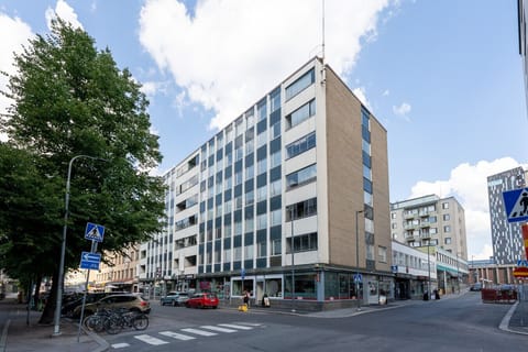 Located in the very heart of downtown Tampere, this apartment is surrounded by all the best the city has to offer.