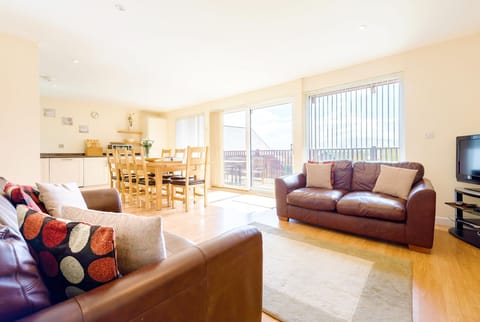 Benasa Lodge, Newquay: The property benefits from two cosy sitting room