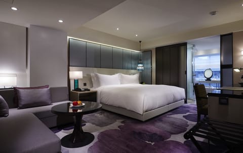 Amazing (Executive) Room  | Premium bedding, in-room safe, individually decorated, soundproofing