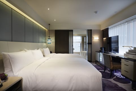 Happiness Triple Room | Premium bedding, in-room safe, individually decorated, soundproofing