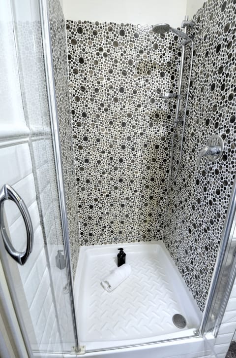 Deluxe Double Room, City View | Bathroom | Shower, hair dryer, towels, soap