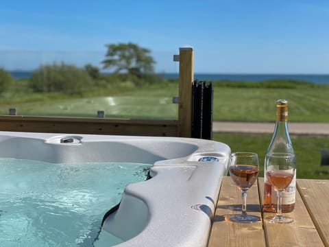 Private spa tub