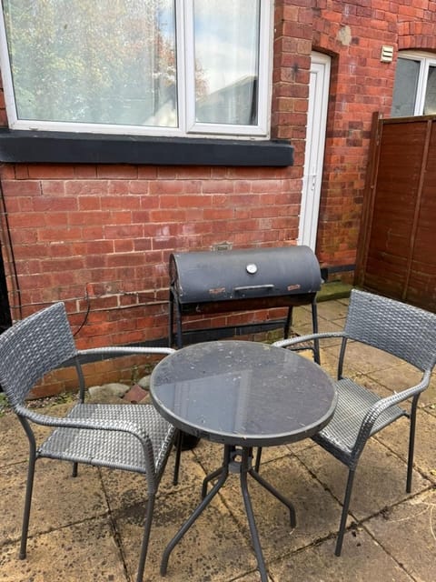 Apartment | Outdoor dining