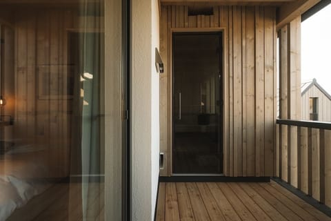 Comfort Suite, Mountain View | Terrace/patio