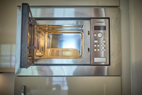 Comfort Apartment, 2 Bedrooms, Mountain View | Private kitchen | Coffee/tea maker, electric kettle, toaster, freezer