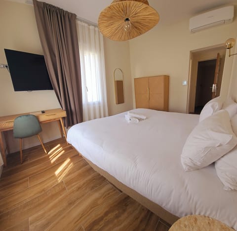 Desk, free WiFi, bed sheets