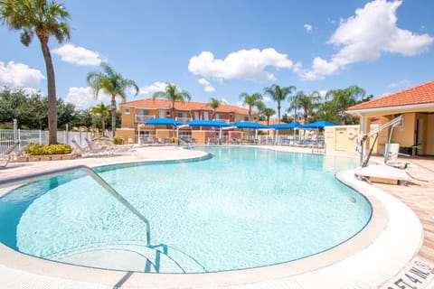 2 outdoor pools, open 8:00 AM to 7:00 PM, sun loungers