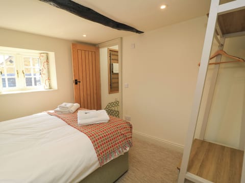 Cottage | 2 bedrooms, individually decorated, individually furnished, free WiFi