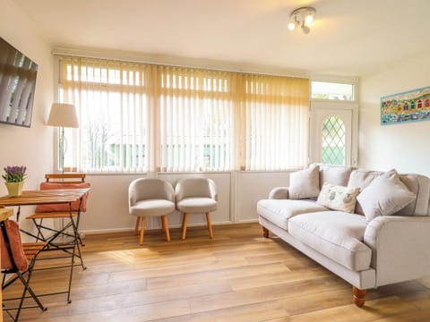 Cottage | Living area