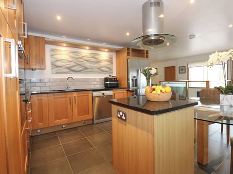 Fridge, dishwasher, electric kettle, toaster