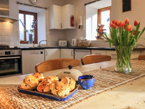 Fridge, dishwasher, electric kettle, toaster