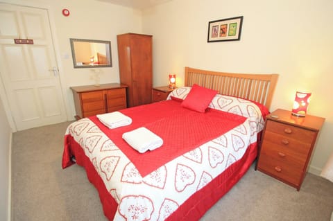 2 bedrooms, individually decorated, individually furnished, free WiFi