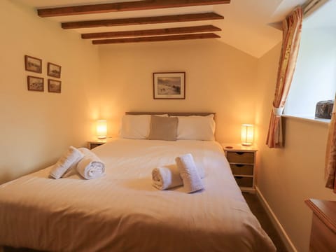 4 bedrooms, individually decorated, individually furnished, free WiFi